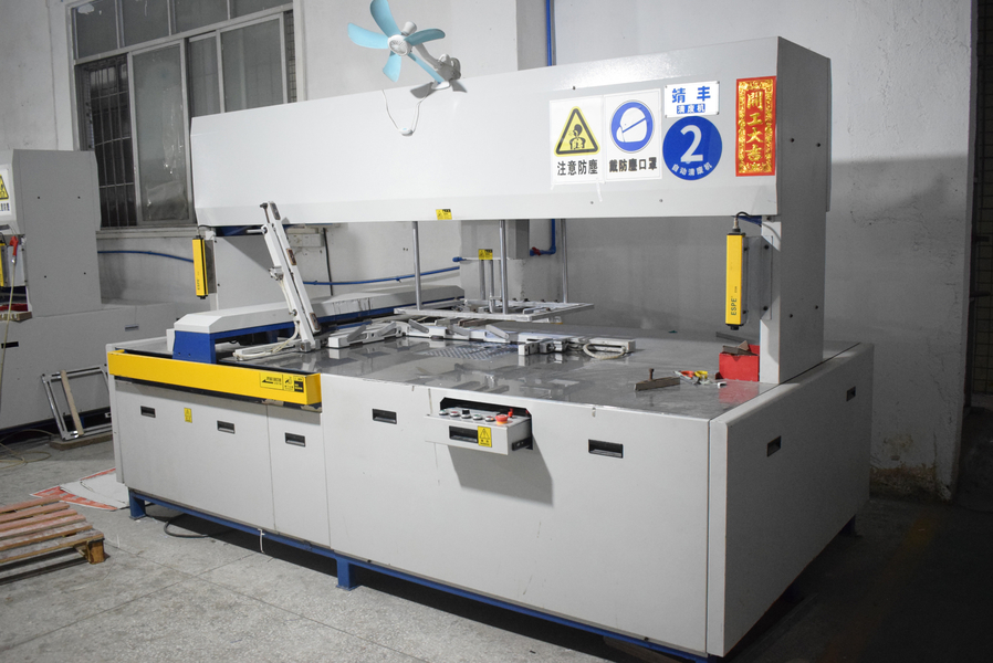GUANGZHOU YM PACKAGE PRODUCTS CO.,LTD. γραμμή παραγωγής του κατασκευαστή
