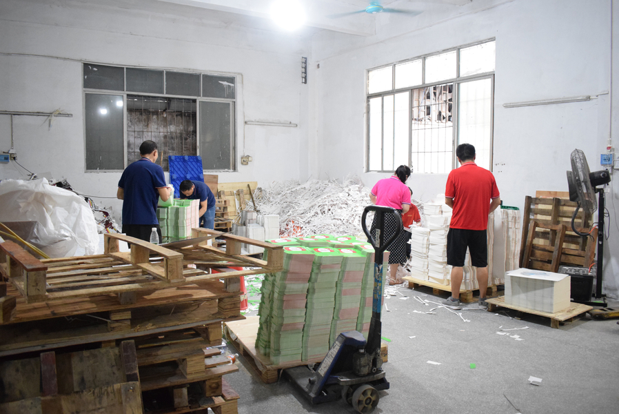 GUANGZHOU YM PACKAGE PRODUCTS CO.,LTD. γραμμή παραγωγής του κατασκευαστή