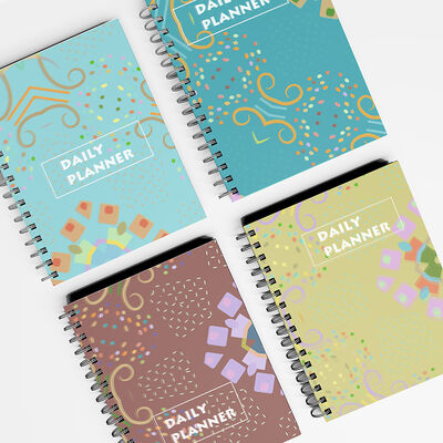 Ένα θέμα Σπειροειδές σκληρό φύλλο σημειωματάριο με κομψό στυλ κατάλληλο για σημειώσεις στη συνάντηση και προσωπικό ημερολόγιο